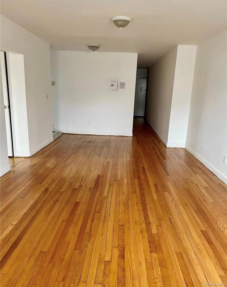 7 Bond St #3J - Photo 5 of 10