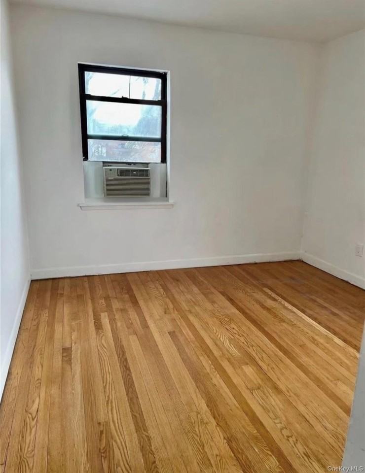 7 Bond St #3J - Photo 7 of 10