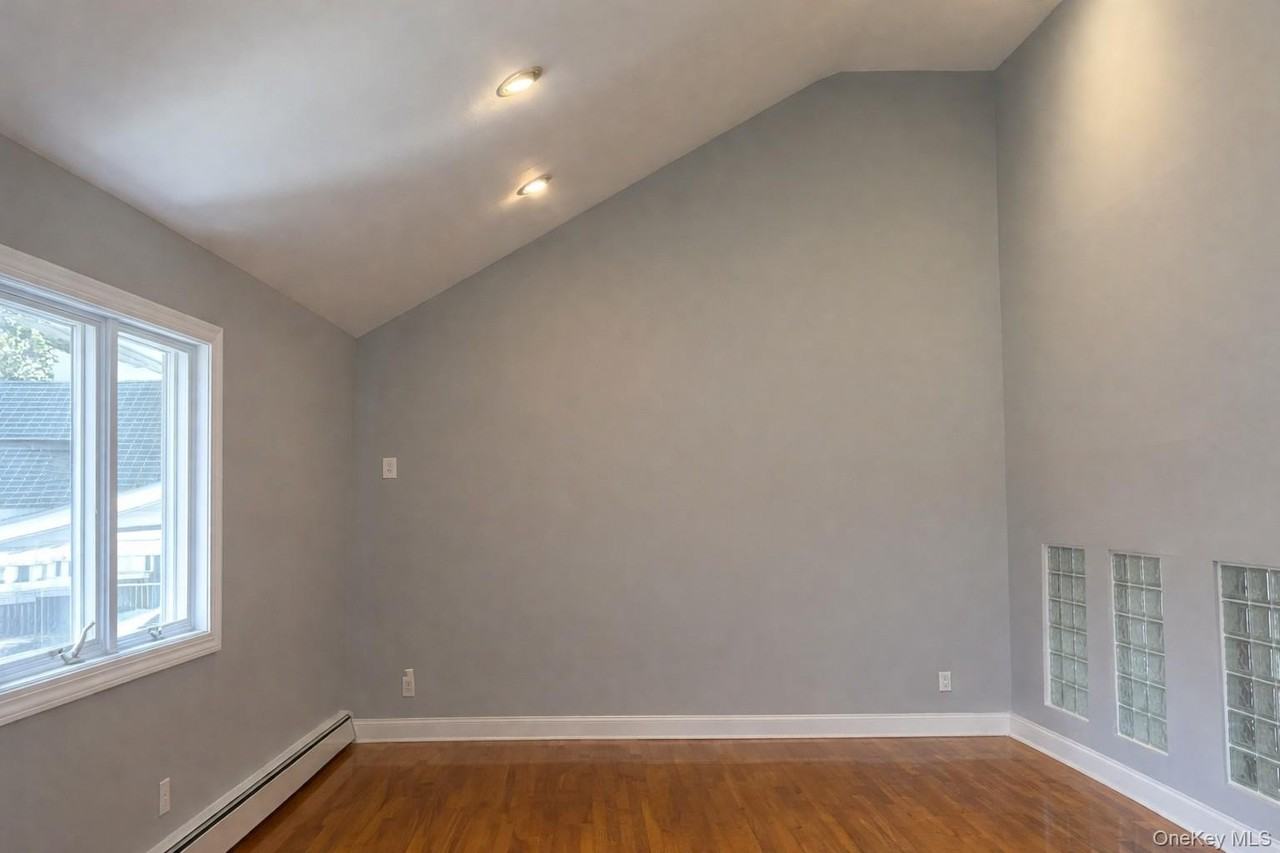874 Seamans Neck Rd - Photo 3 of 3