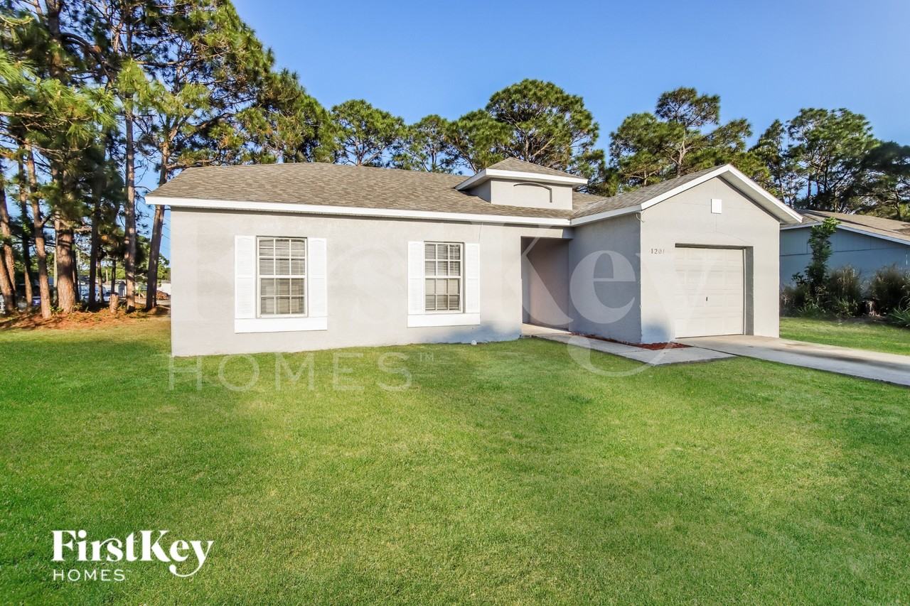 1201 Schumann Dr - Photo 2 of 15