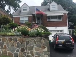 featured image of 150 Lincoln Ave E