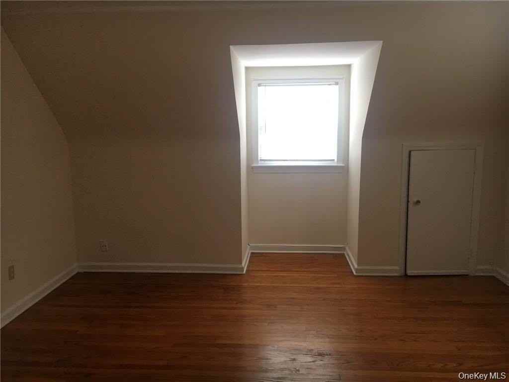 150 Lincoln Ave E - Photo 5 of 11