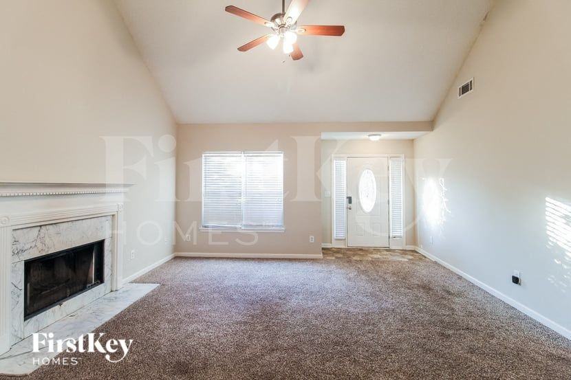 120 Heather Woods Ct - Photo 2 of 16