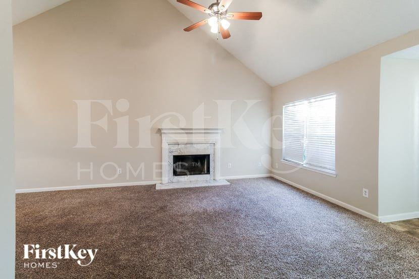 120 Heather Woods Ct - Photo 3 of 16
