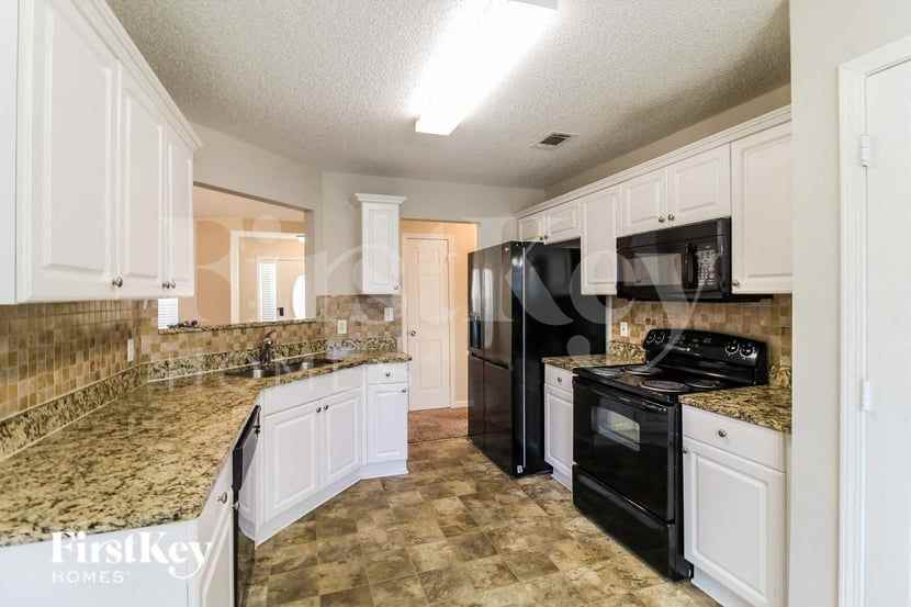 120 Heather Woods Ct - Photo 4 of 16