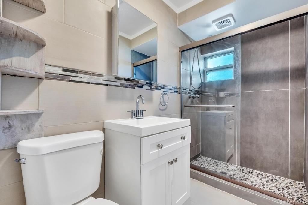 9203 241st St #1 - Photo 4 of 17