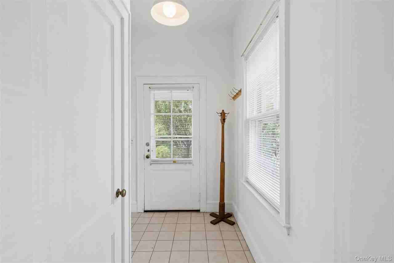 208A Wheatley Rd - Photo 6 of 30