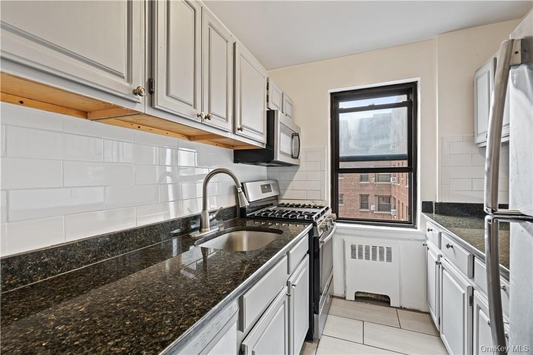 33 William St #5F - Photo 3 of 18