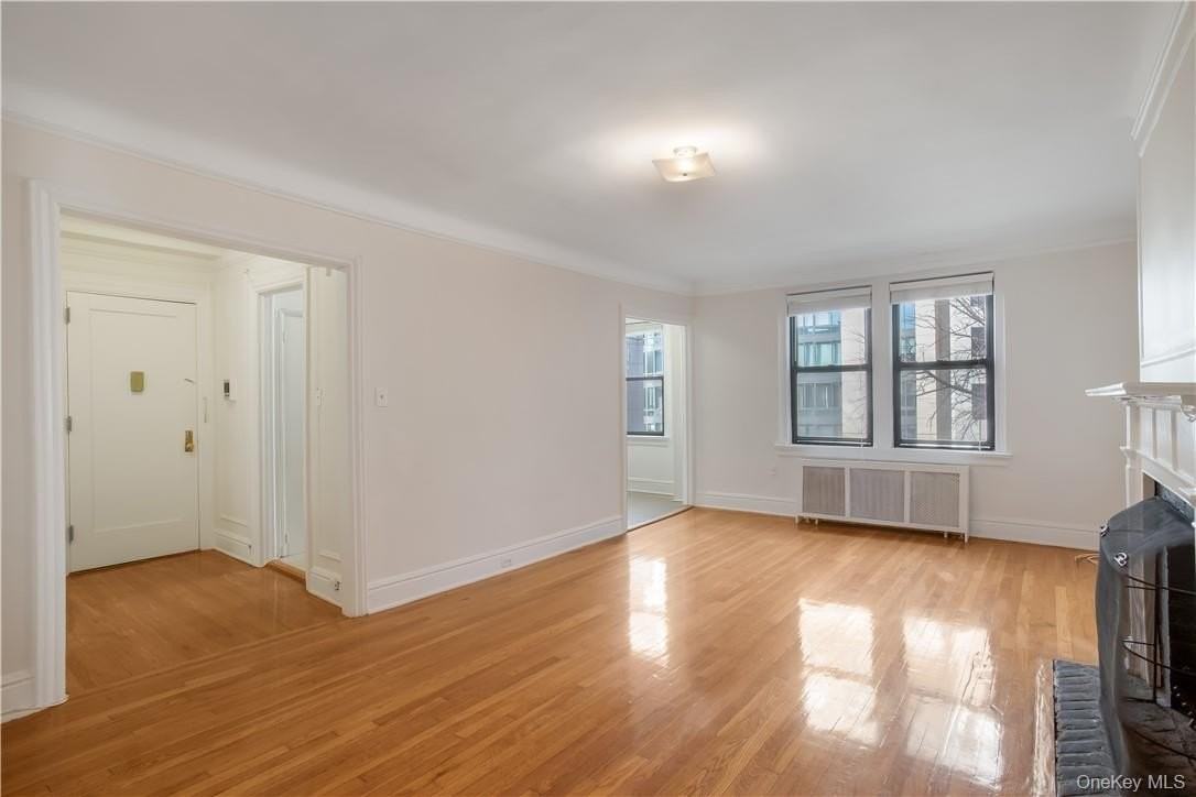 250 Martine Ave #4E - Photo 2 of 20