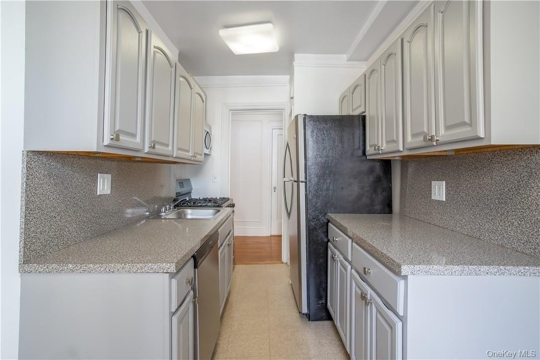 250 Martine Ave #4E - Photo 7 of 20