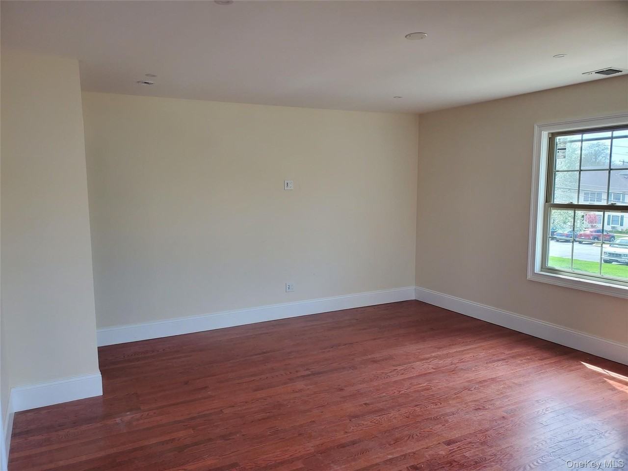 529 Maple Ave #2ndFL - Photo 3 of 13