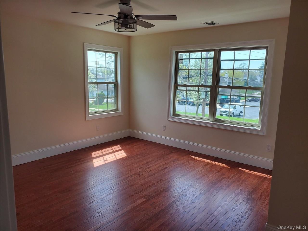 529 Maple Ave #2ndFL - Photo 6 of 13