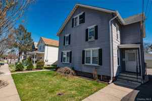 featured image of 40 Bayside Ave