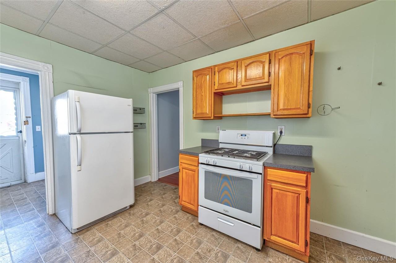 40 Bayside Ave - Photo 4 of 15