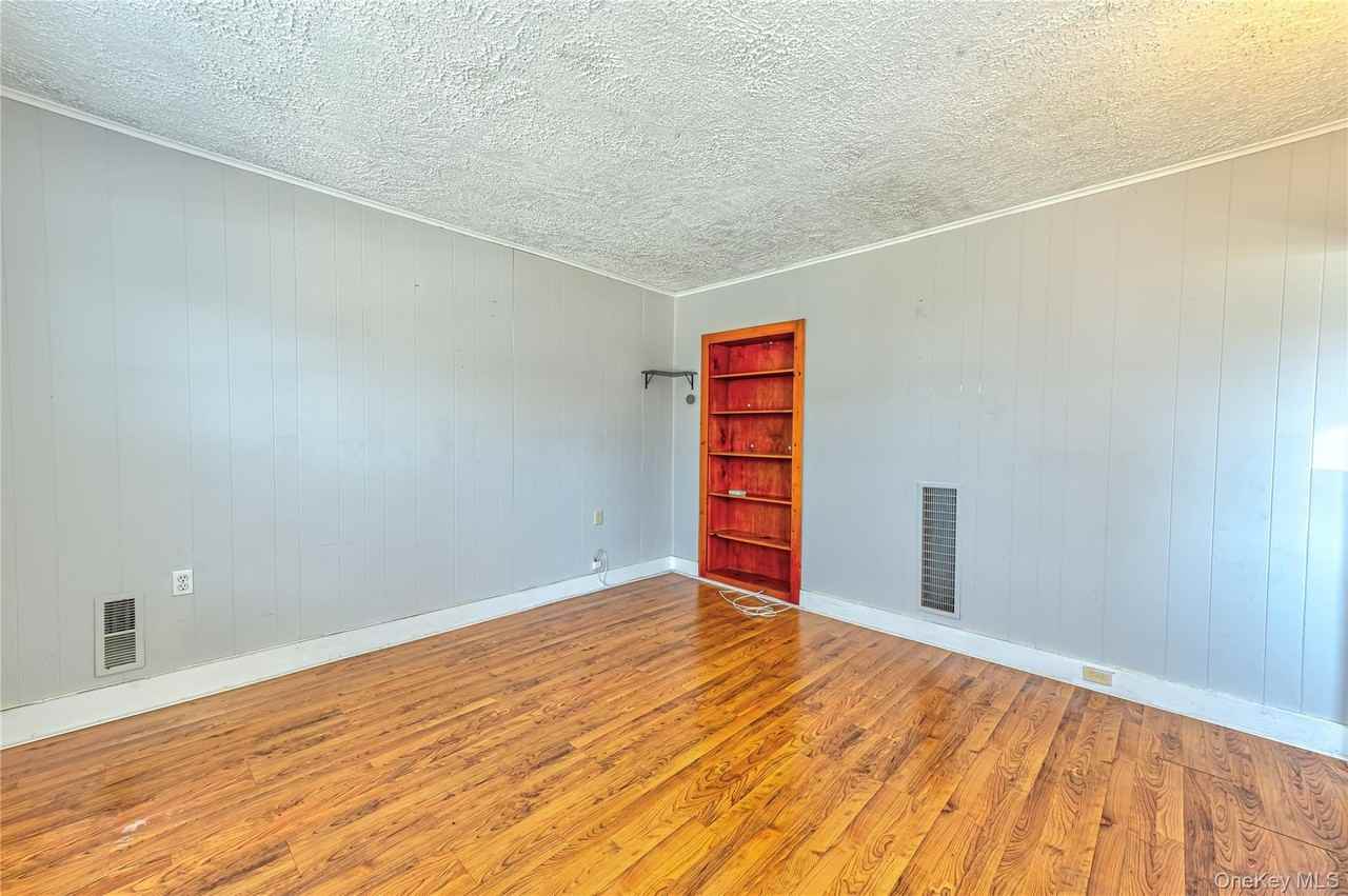 40 Bayside Ave - Photo 5 of 15