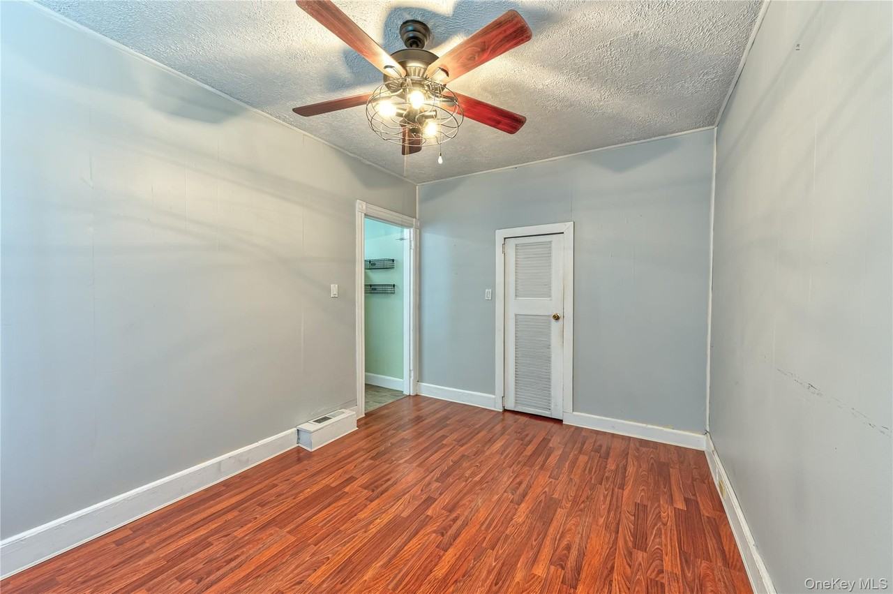 40 Bayside Ave - Photo 6 of 15