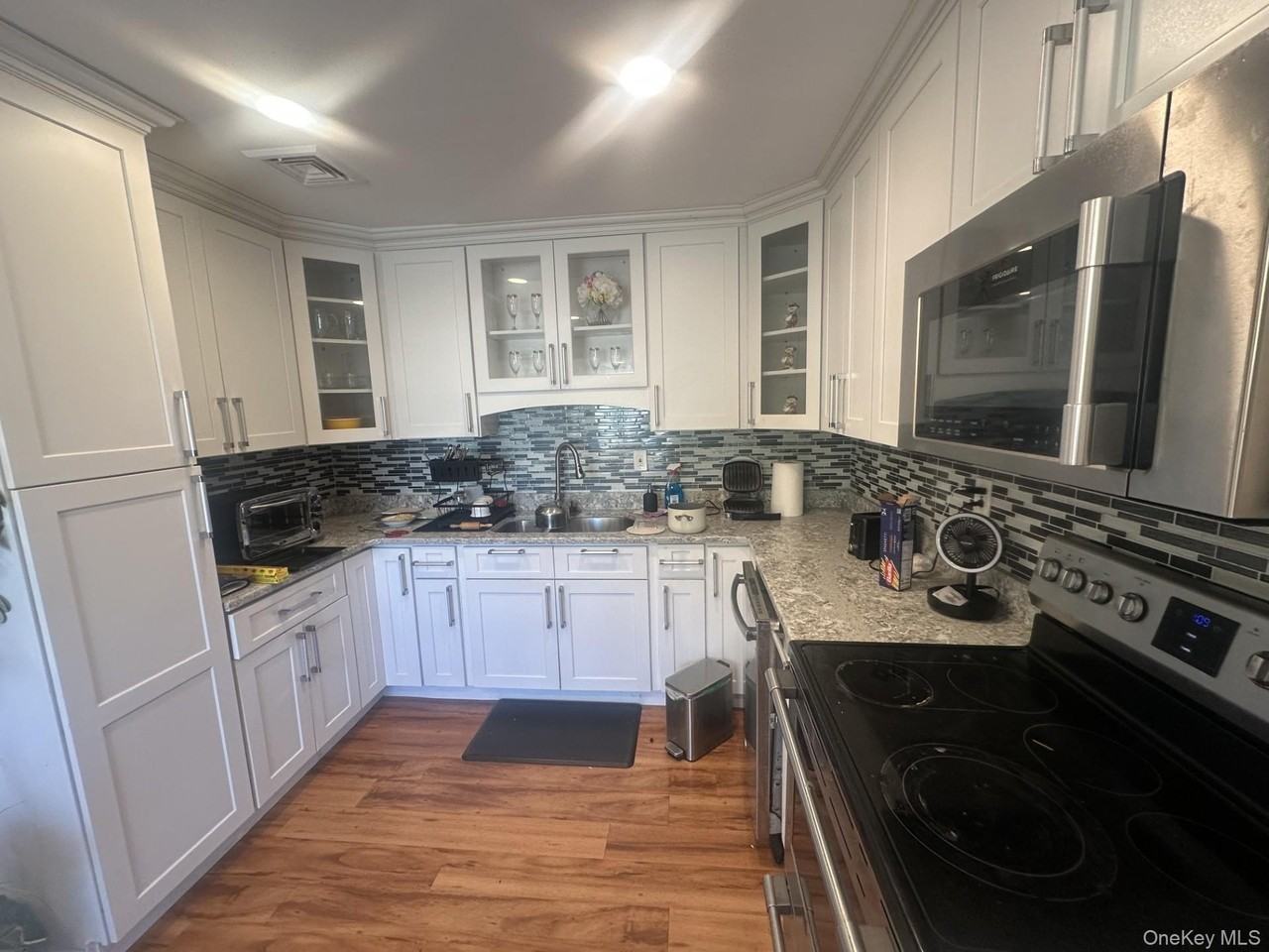 1 Hamlet Rd - Photo 6 of 26