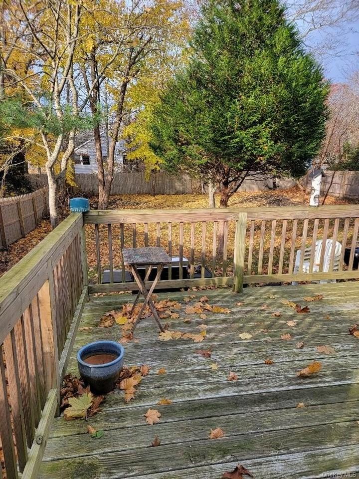 150 Ponquogue Ave - Photo 5 of 18