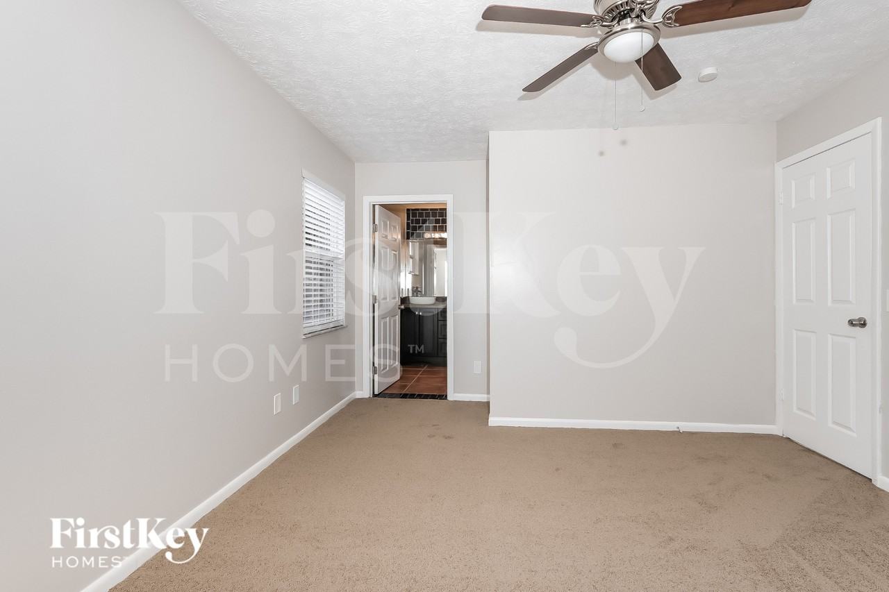 1158 Sw Hunnicut Ave - Photo 7 of 16