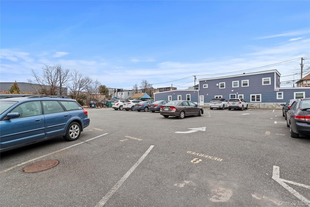 14 Bayville Ave #5 - Photo 2 of 9