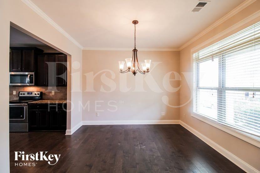 113 Village Pl - Photo 4 of 19