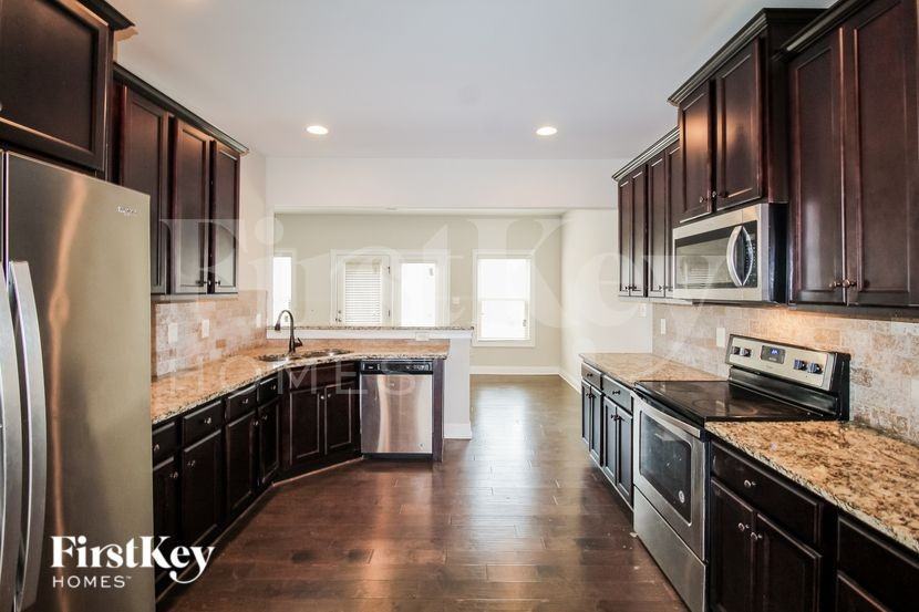 113 Village Pl - Photo 7 of 19