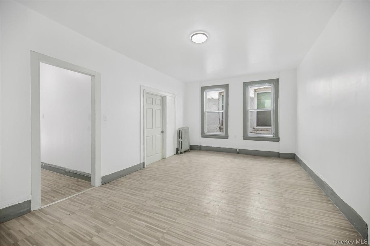 1260 Evergreen Ave #1 - Photo 3 of 15