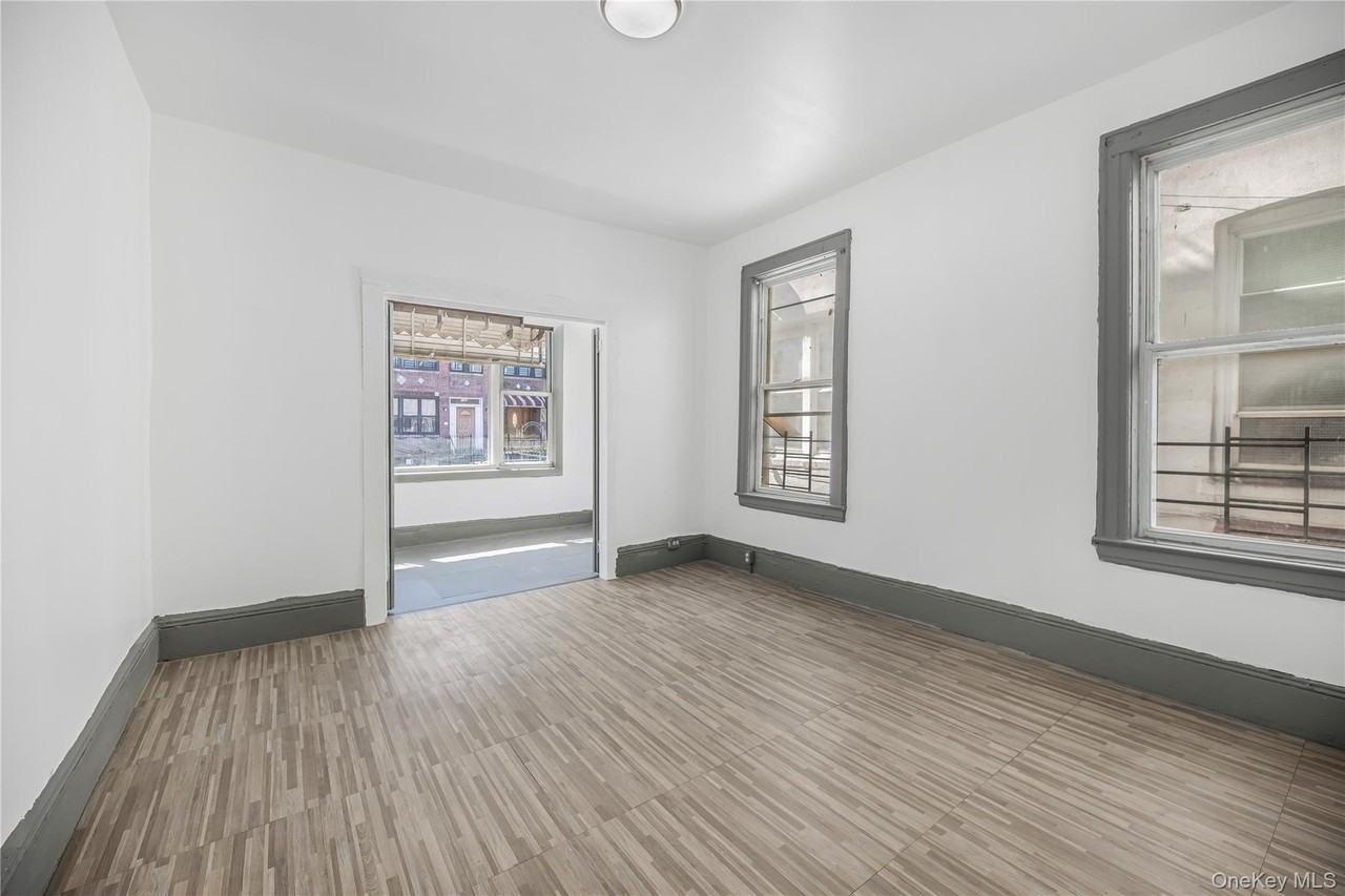1260 Evergreen Ave #1 - Photo 4 of 15