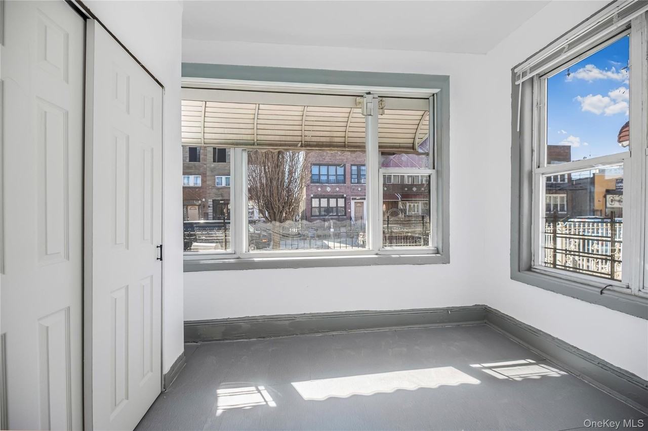 1260 Evergreen Ave #1 - Photo 5 of 15
