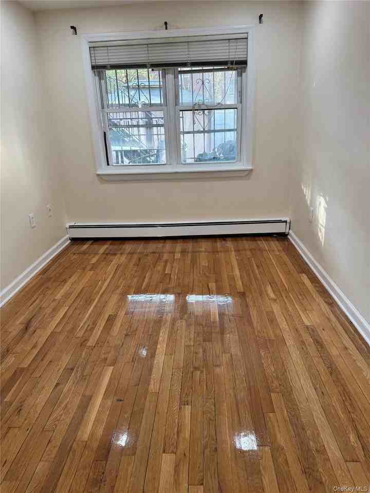 1481 Needham Ave - Photo 3 of 5