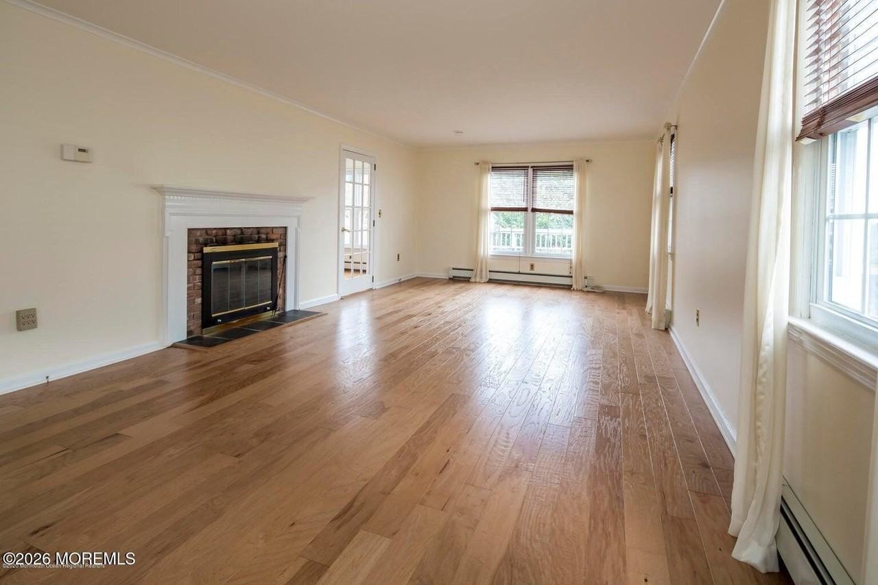 69 Lafayette St - Photo 5 of 25