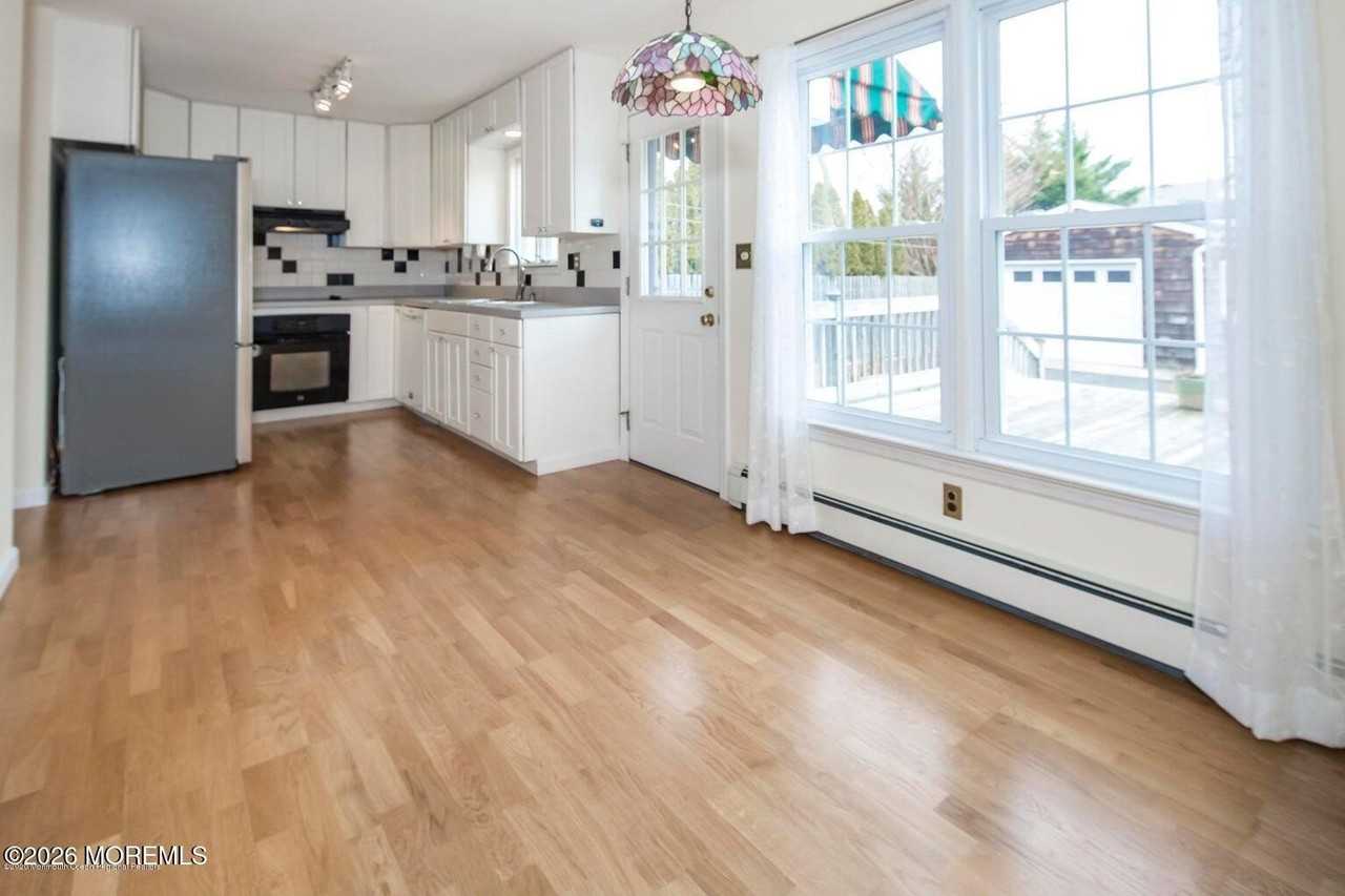 69 Lafayette St - Photo 7 of 25