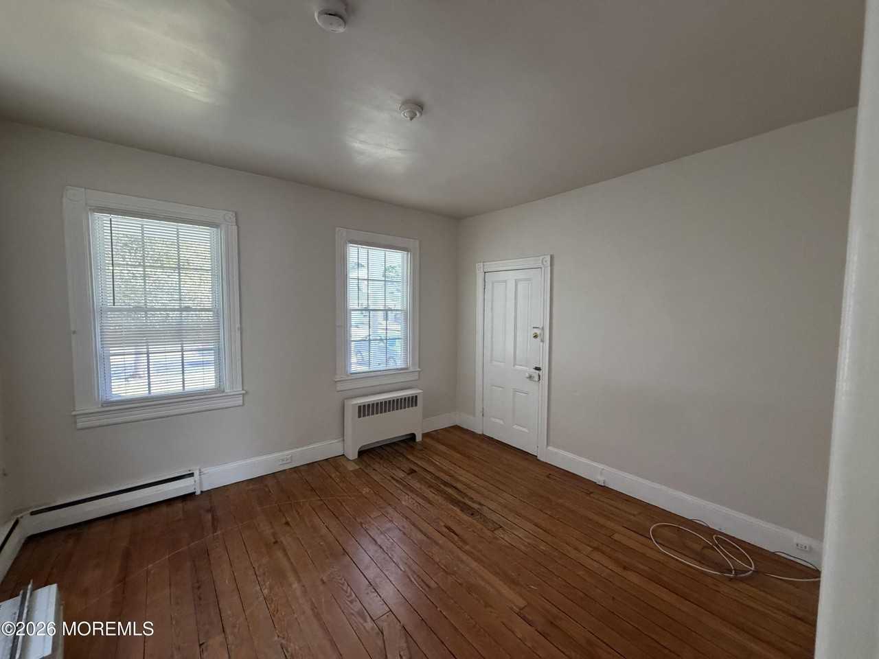 228 Spring St - Photo 5 of 10