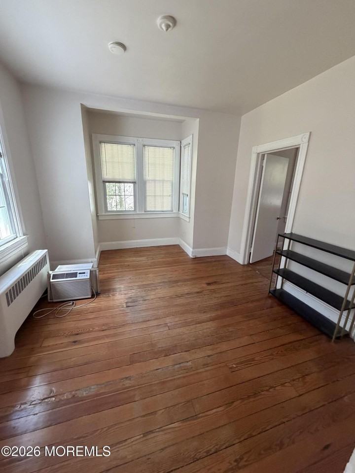 228 Spring St - Photo 6 of 10