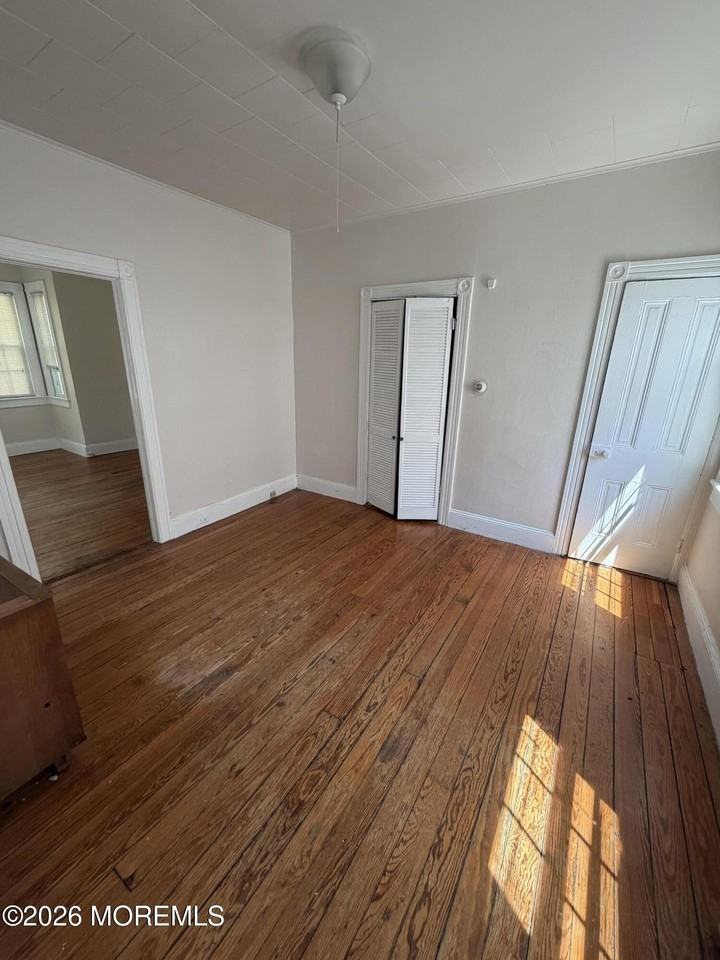 228 Spring St - Photo 7 of 10
