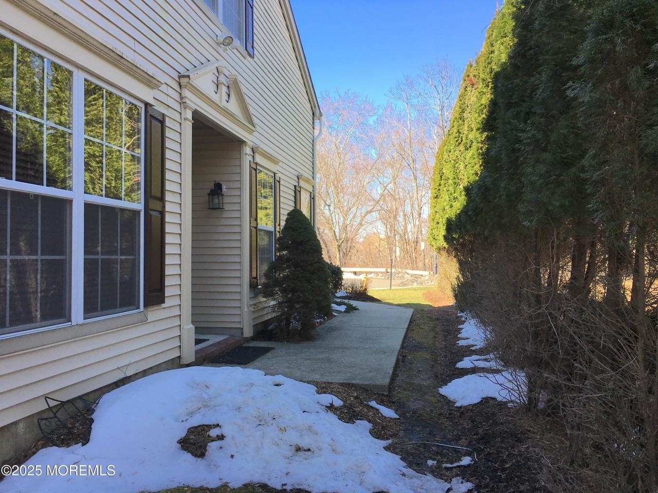 44 Poplar Ln - Photo 4 of 34