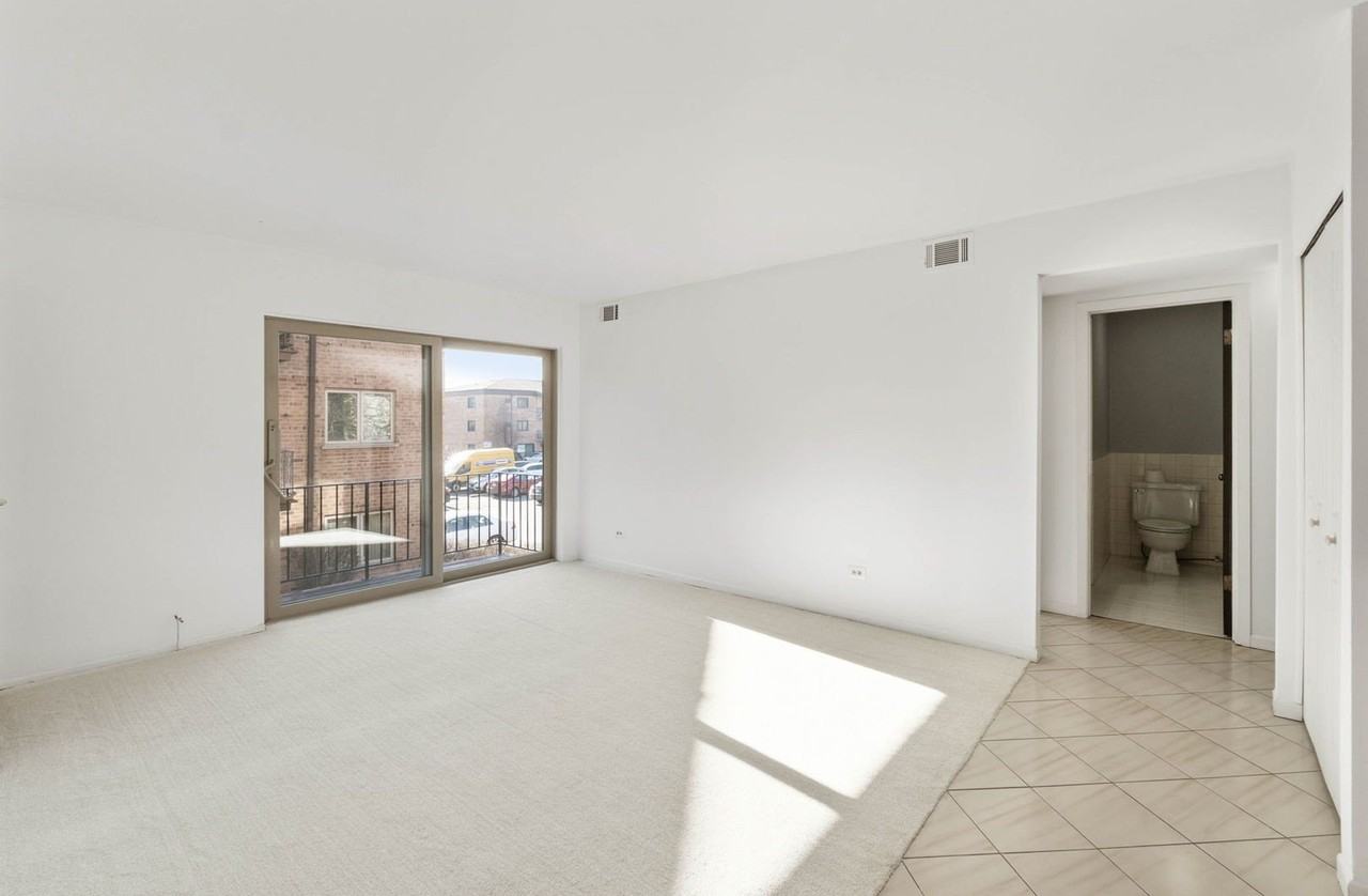 8423 W Gregory St #201 - Photo 2 of 13