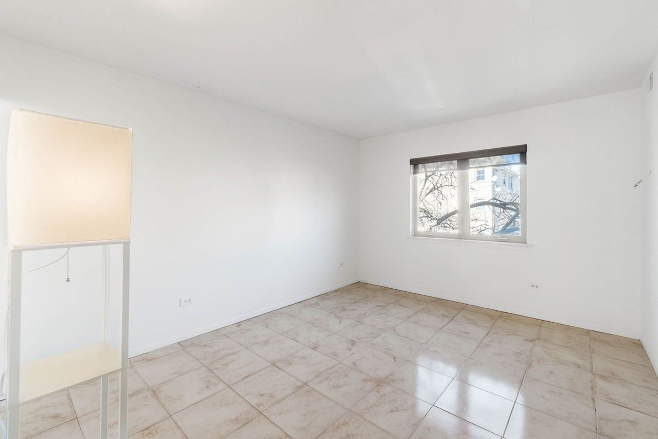 8423 W Gregory St #201 - Photo 7 of 13