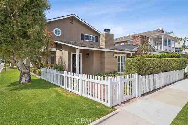 421 Fernleaf Ave - Photo 2 of 8