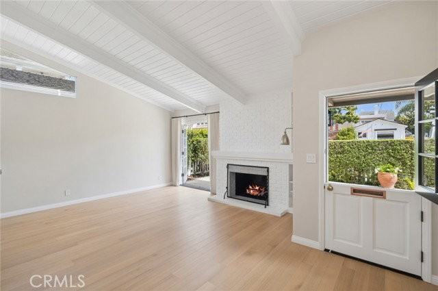 421 Fernleaf Ave - Photo 3 of 8