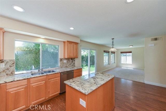 48 Deerborn Dr - Photo 4 of 8
