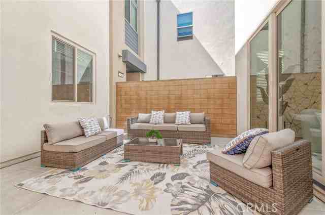 112 Stellar - Photo 4 of 8