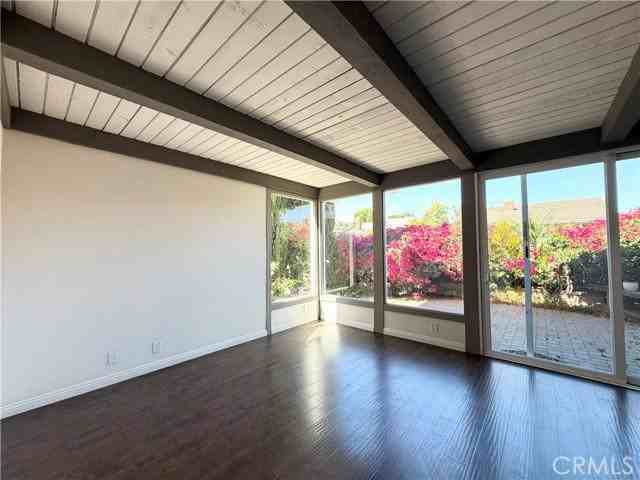 4891 Tamarack Way - Photo 6 of 8