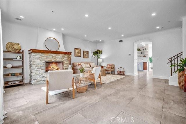 308 5th St - Photo 2 of 8