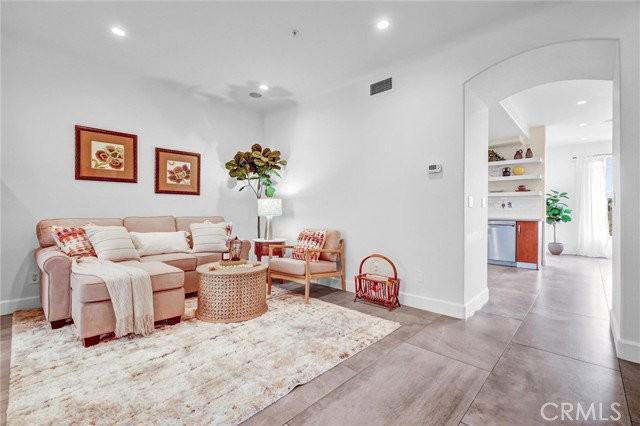 308 5th St - Photo 6 of 8