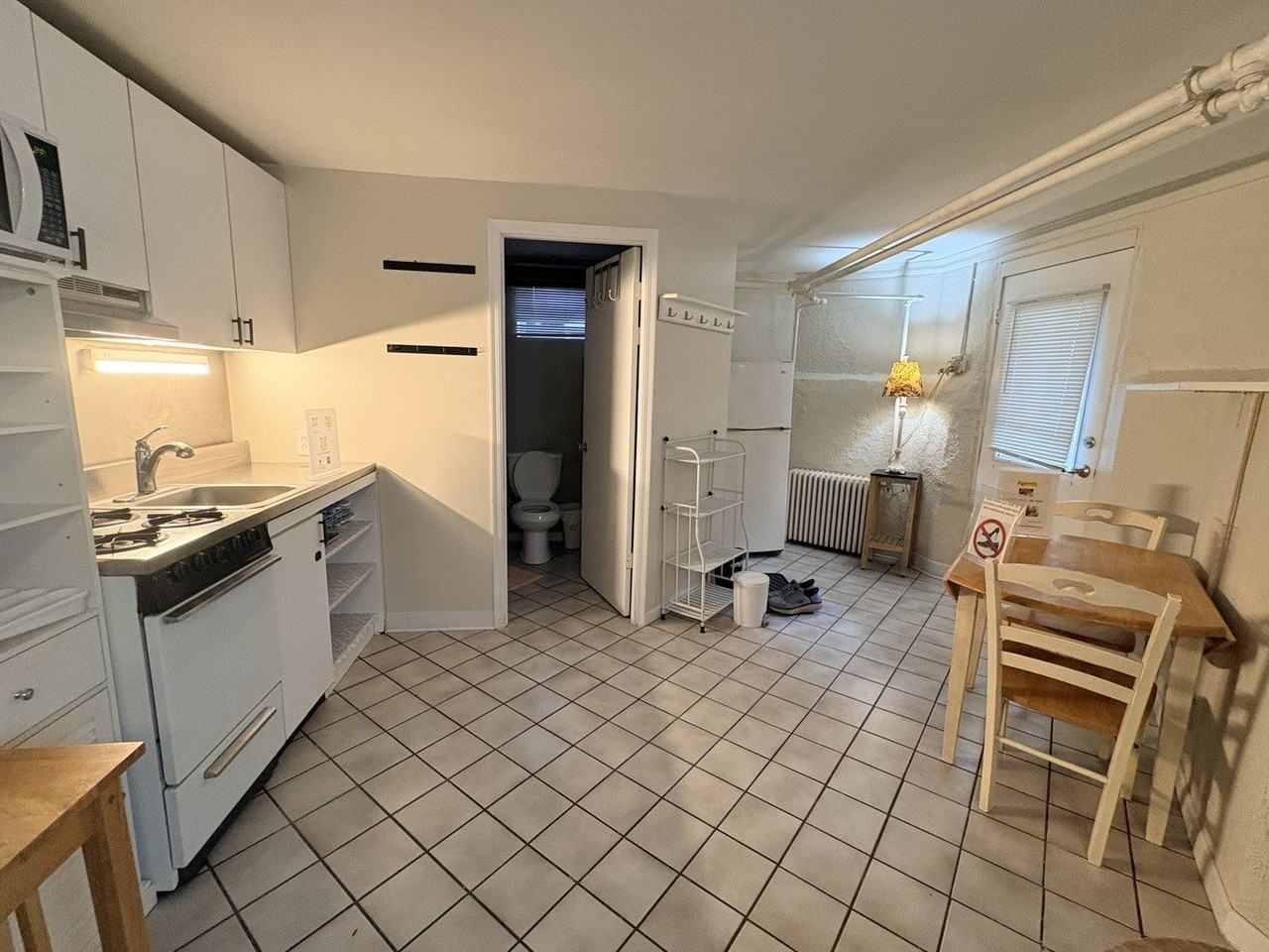 512 N Center St - Photo 3 of 11