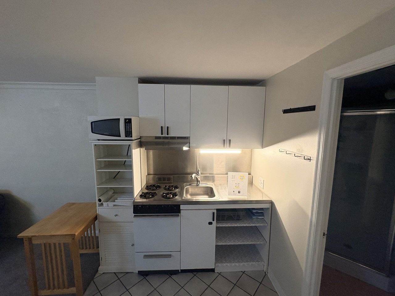 512 N Center St - Photo 4 of 11