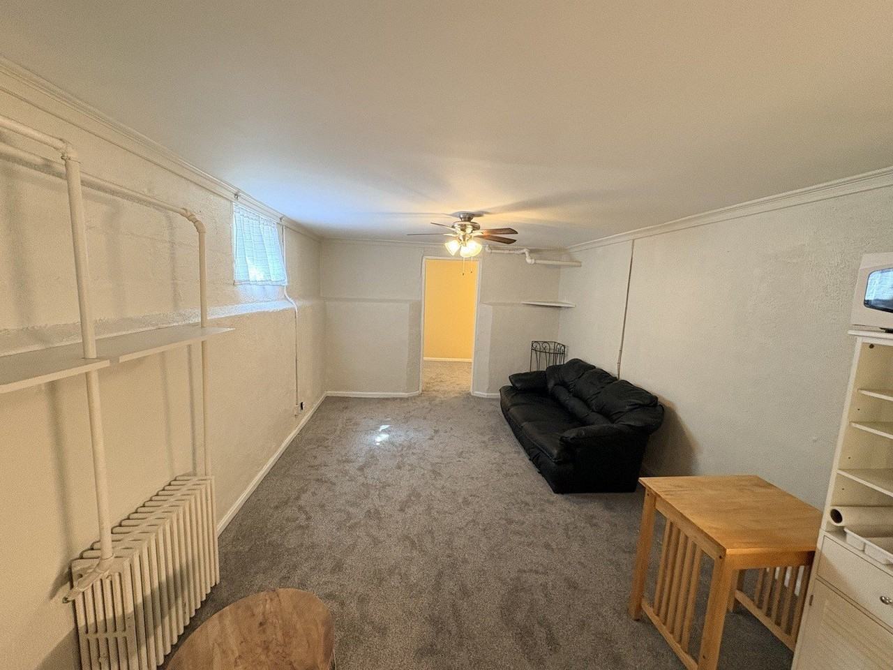 512 N Center St - Photo 7 of 11