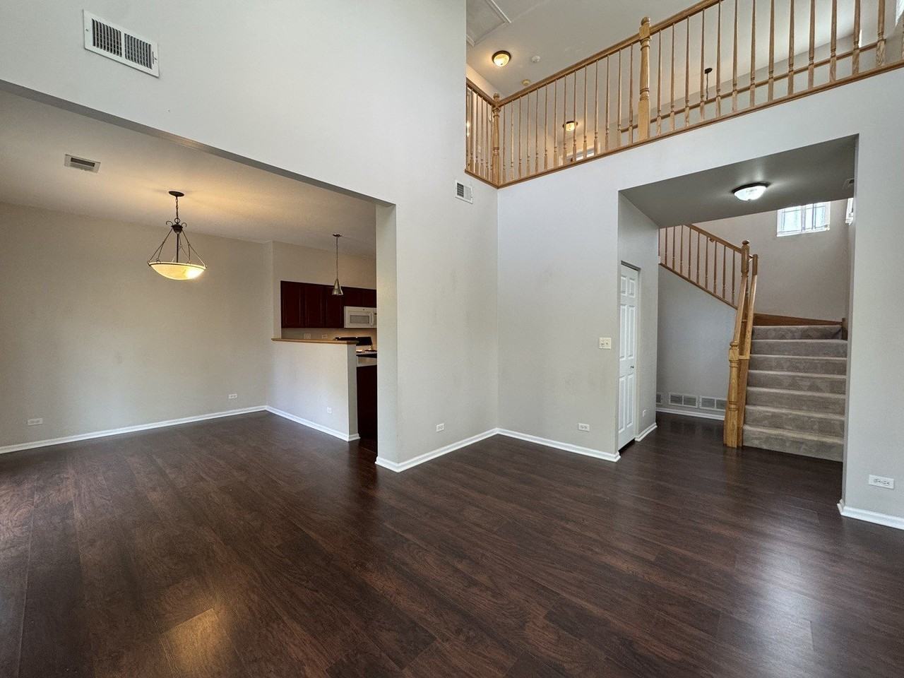 1913 Golden Gate Ln - Photo 3 of 11