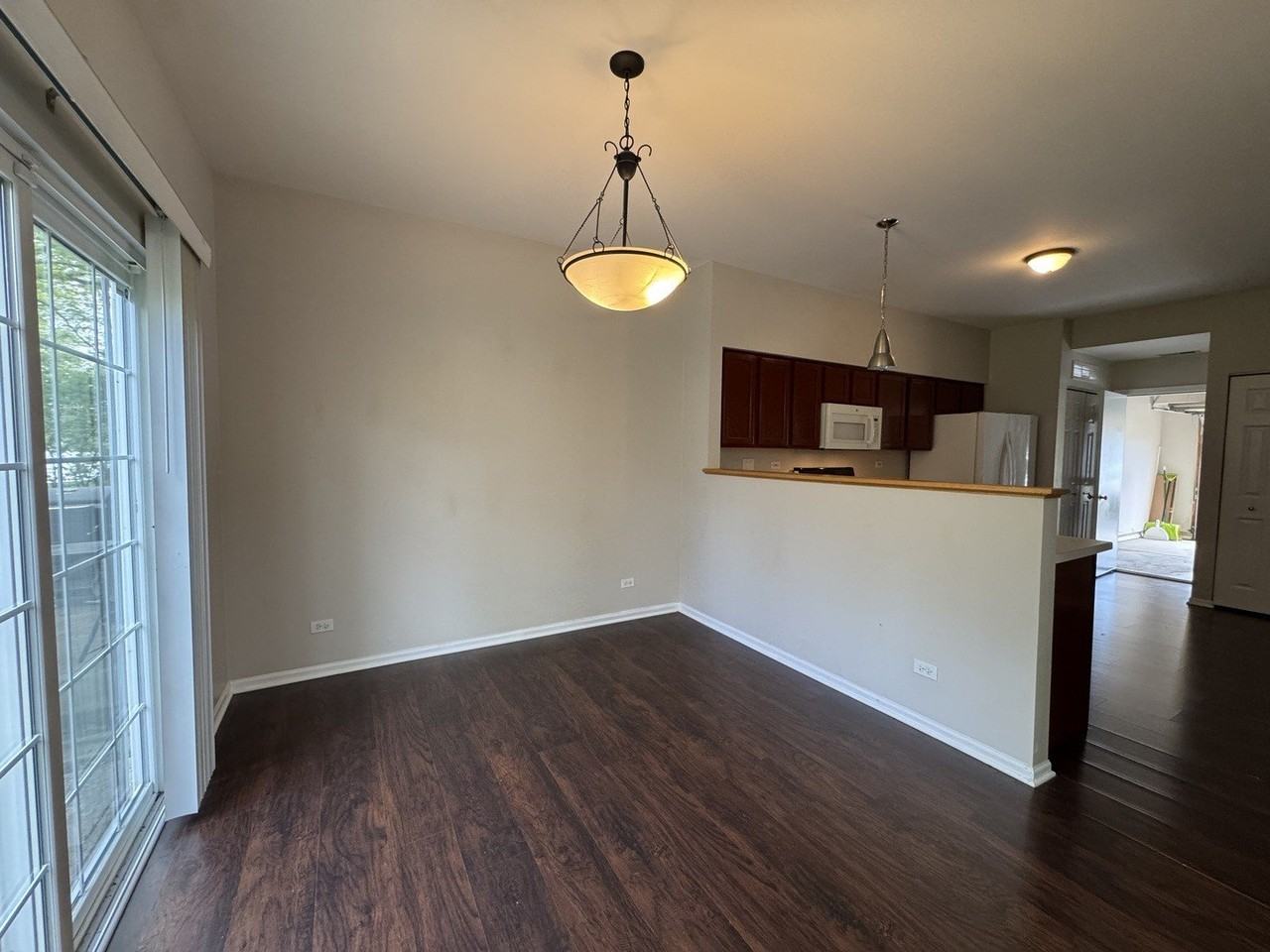 1913 Golden Gate Ln - Photo 4 of 11